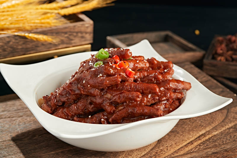 红油卤味虎皮鸡脚图片