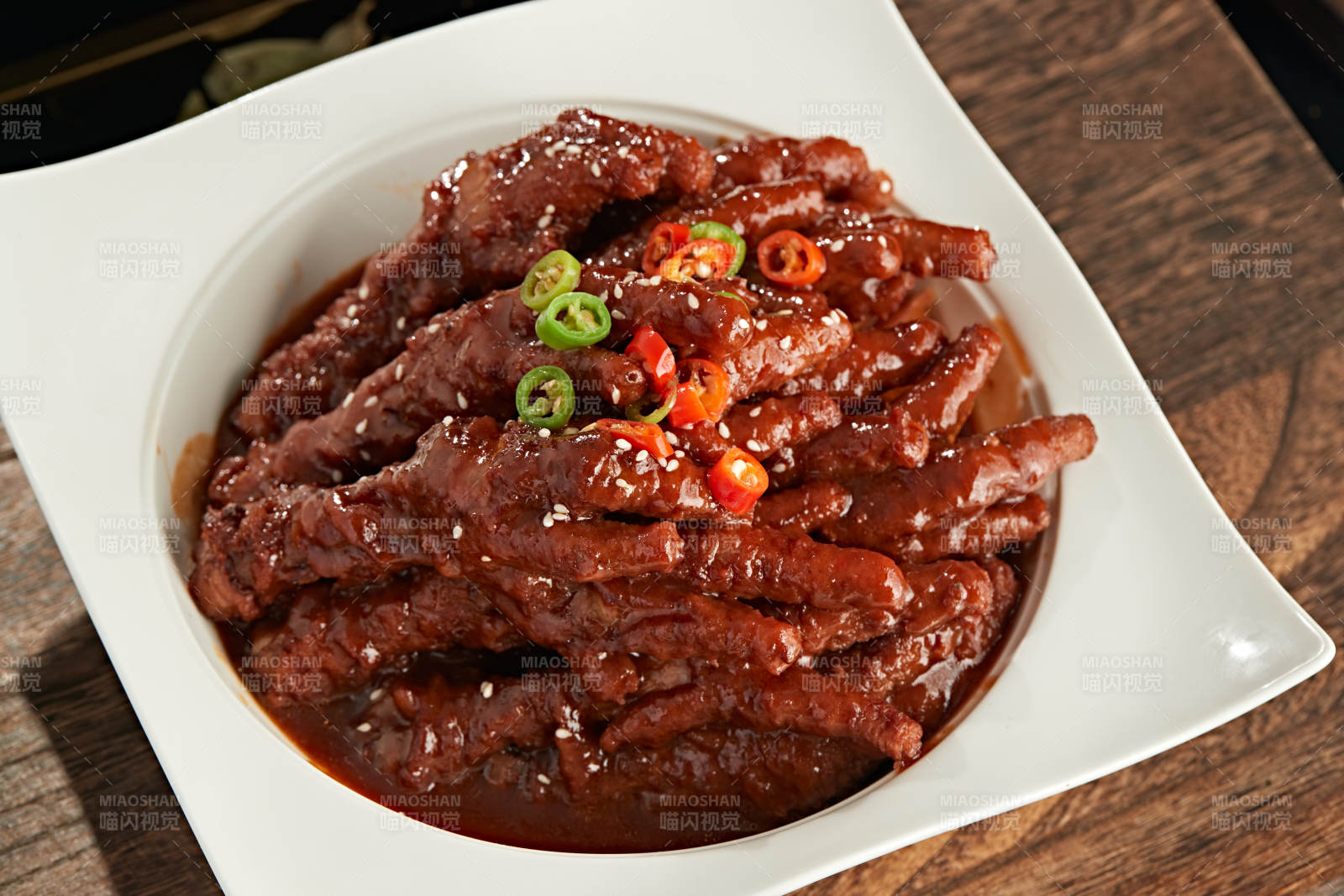 红油卤味虎皮鸡脚图片