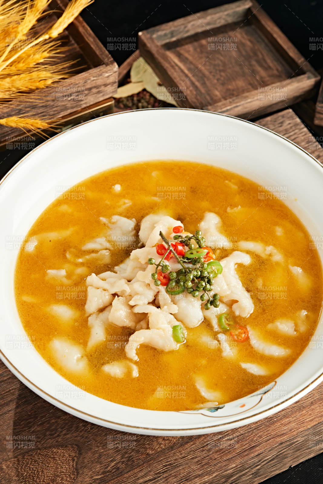 藤椒酸汤草鱼片图片