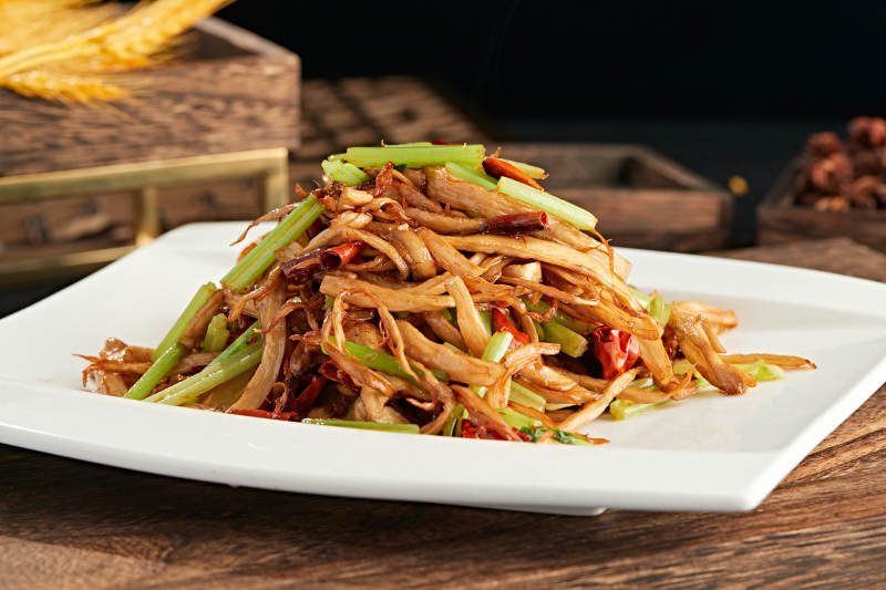 西芹辣炒杏鲍菇丝图片