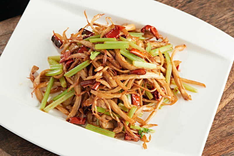 西芹辣炒杏鲍菇丝图片