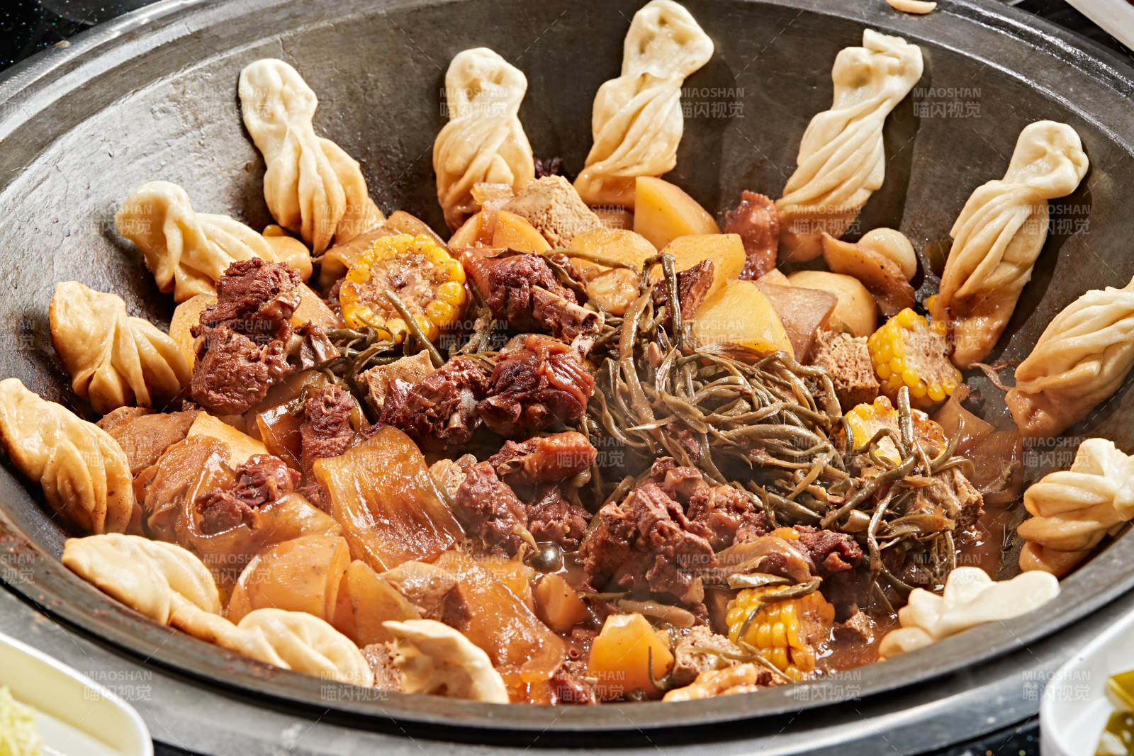 东北铁锅乱炖图片