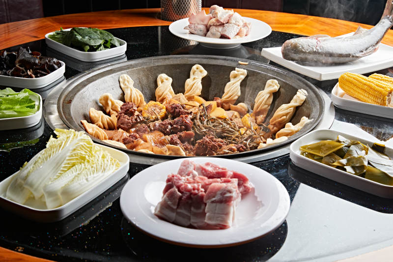 东北铁锅乱炖图片