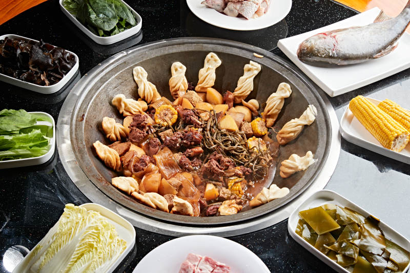 东北铁锅乱炖图片