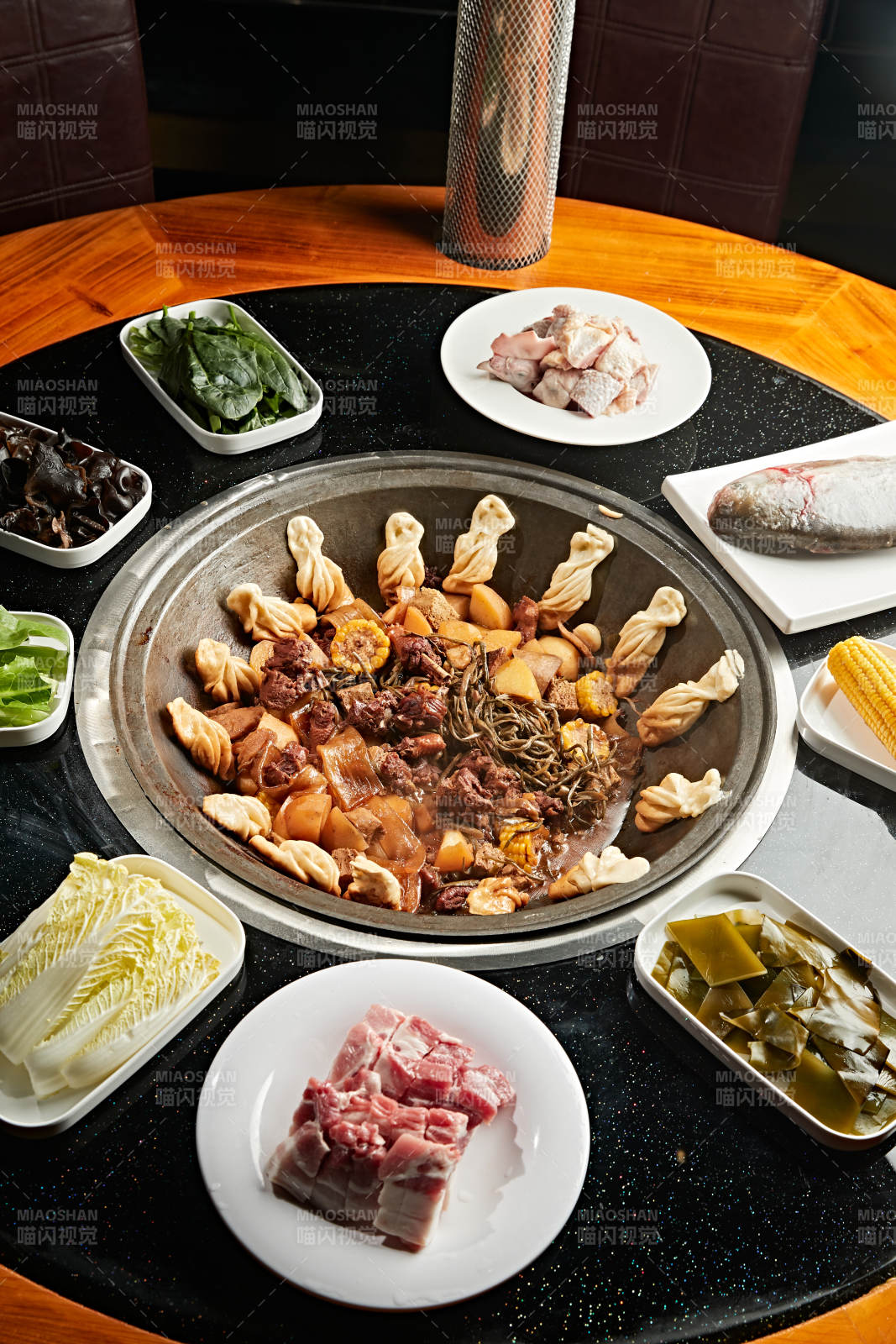 东北铁锅乱炖图片