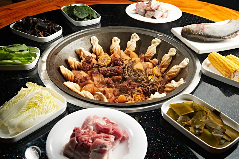 东北铁锅乱炖图片