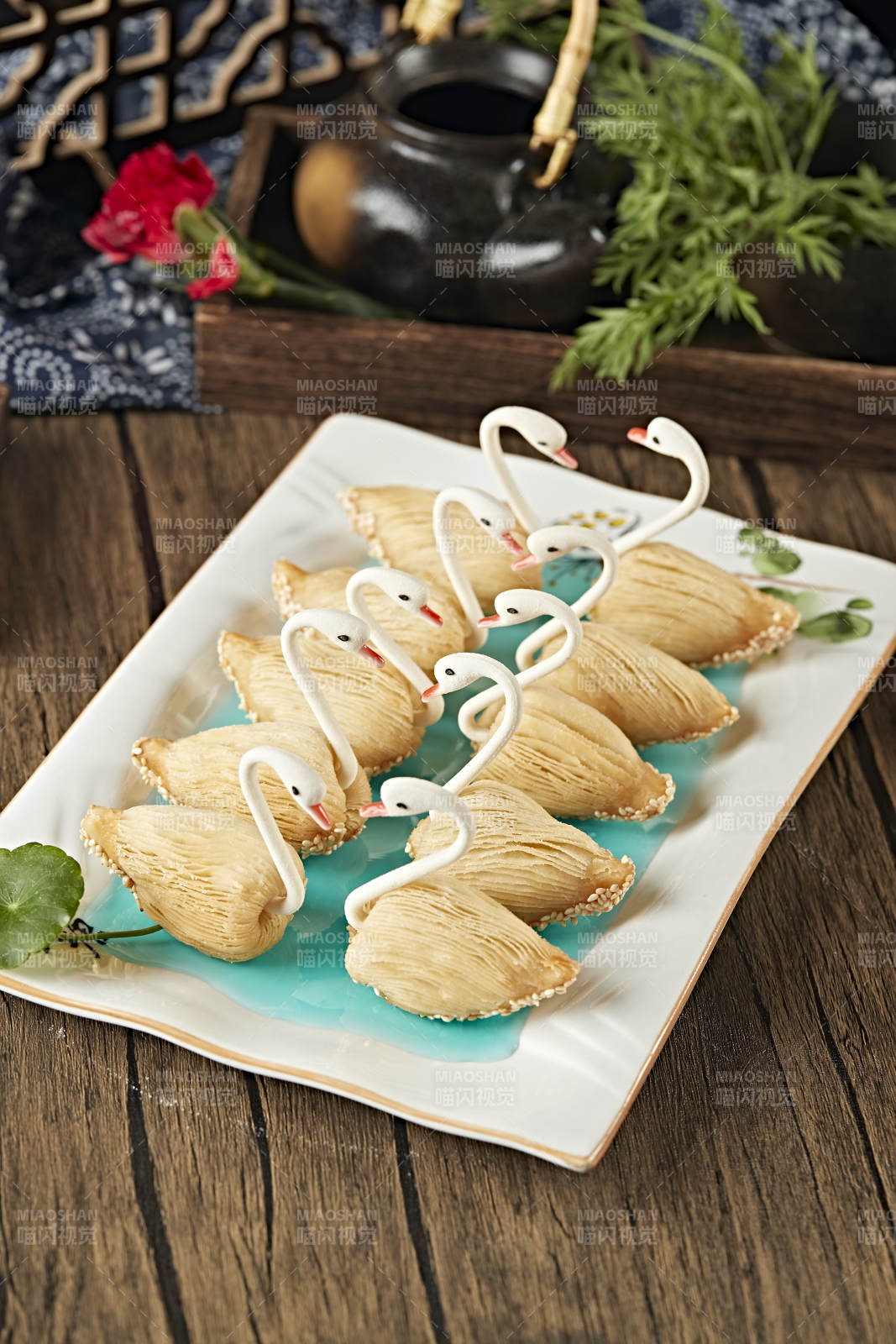 港式茶餐天鹅榴莲酥图片