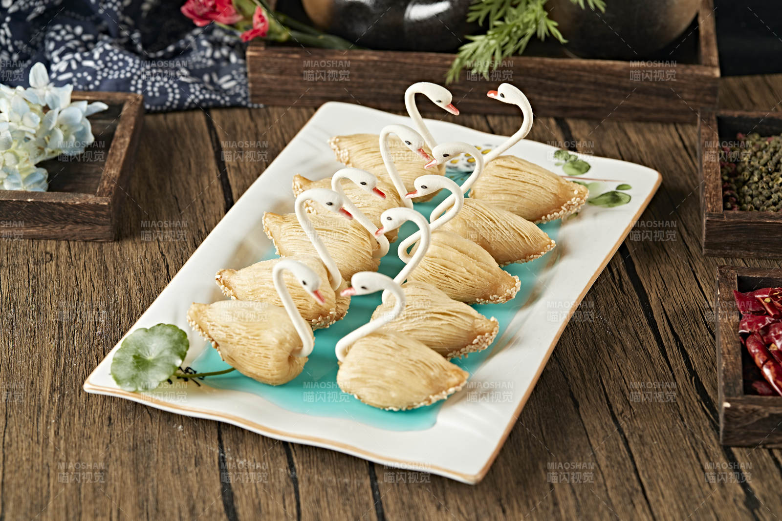 港式茶餐天鹅榴莲酥图片