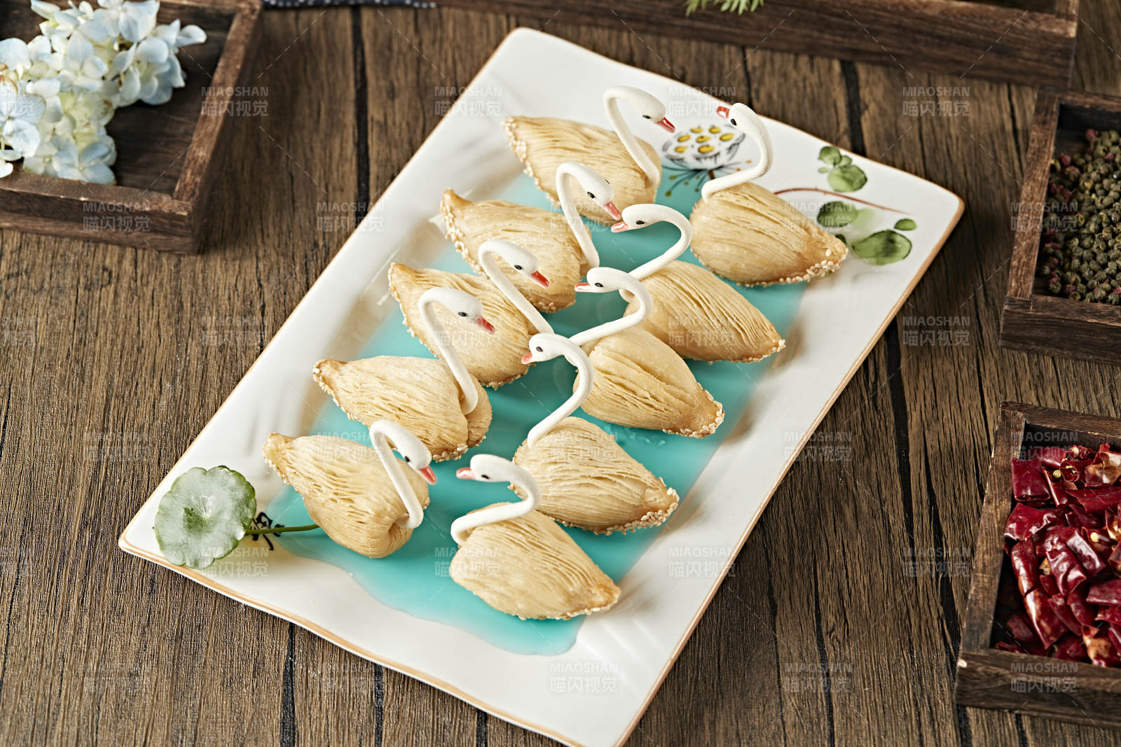 港式茶餐天鹅榴莲酥图片