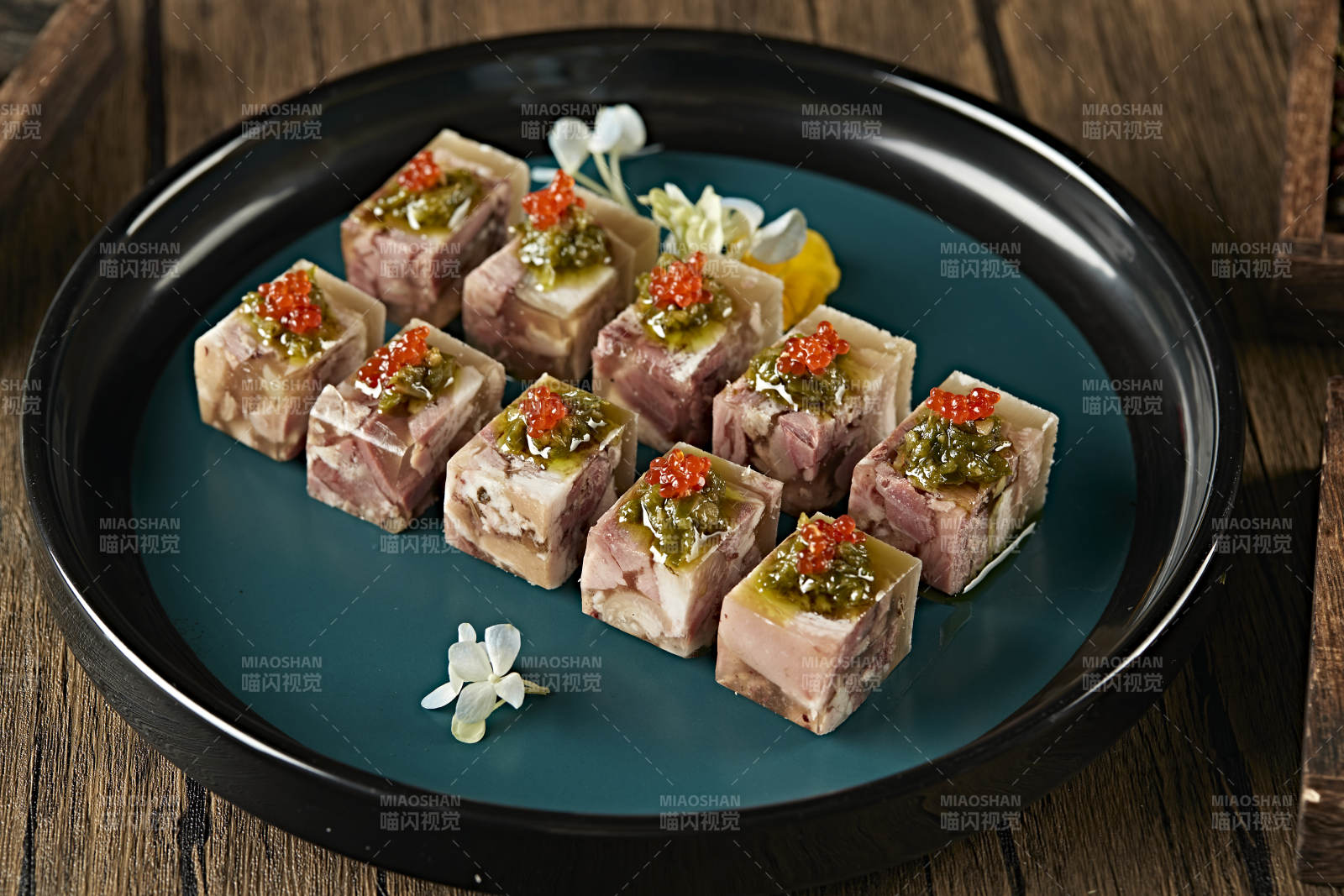 五香皮冻压肘花图片