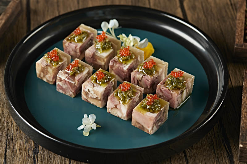 五香皮冻压肘花图片