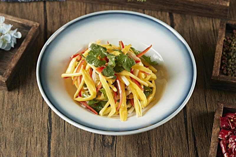 彩椒丝香菜叶巧拌野生黄花菜图片