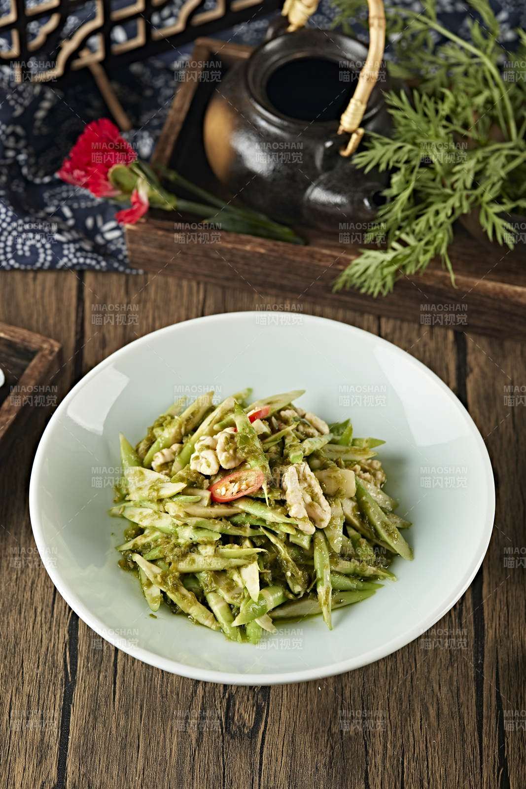 烧椒酱巧拌桃仁春笋段图片