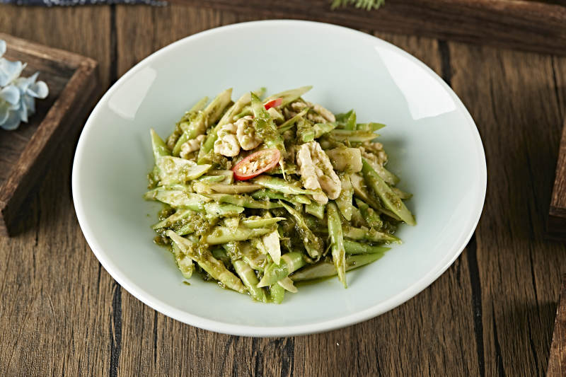 烧椒酱巧拌桃仁春笋段图片