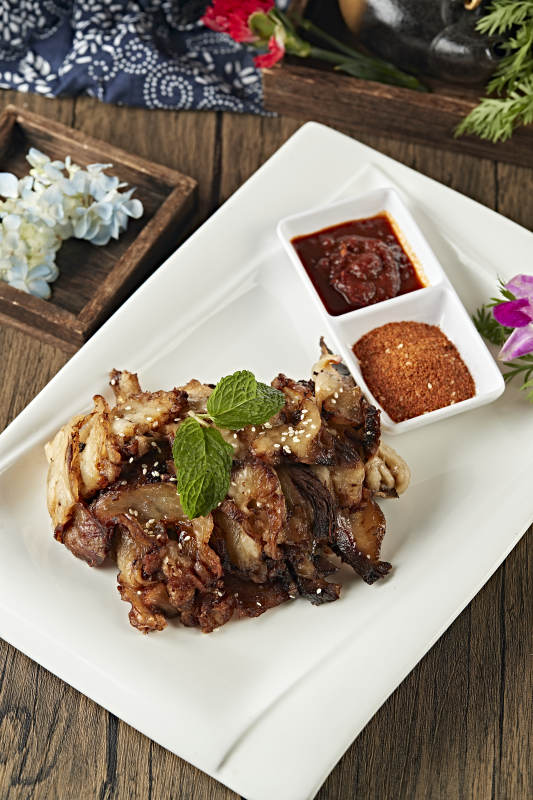 炭烤牛窝骨肉切片图片