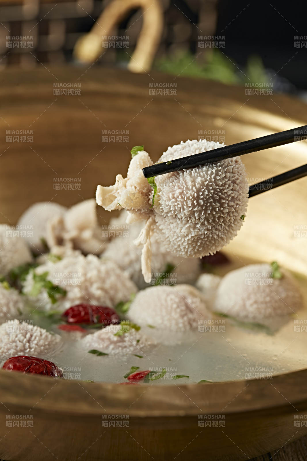 内蒙蓝旗传统美食水煮肚包肉图片
