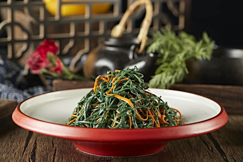 香油虫草花拌沙葱图片