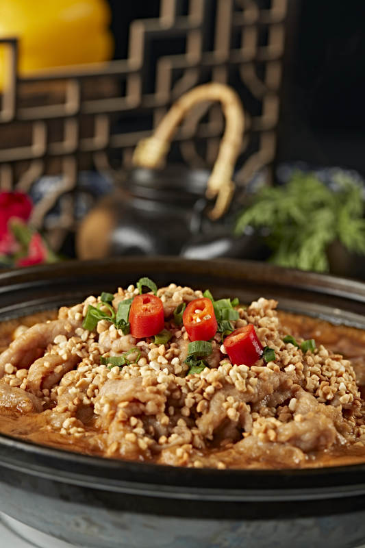 砂锅水煮麻辣牛肉片图片