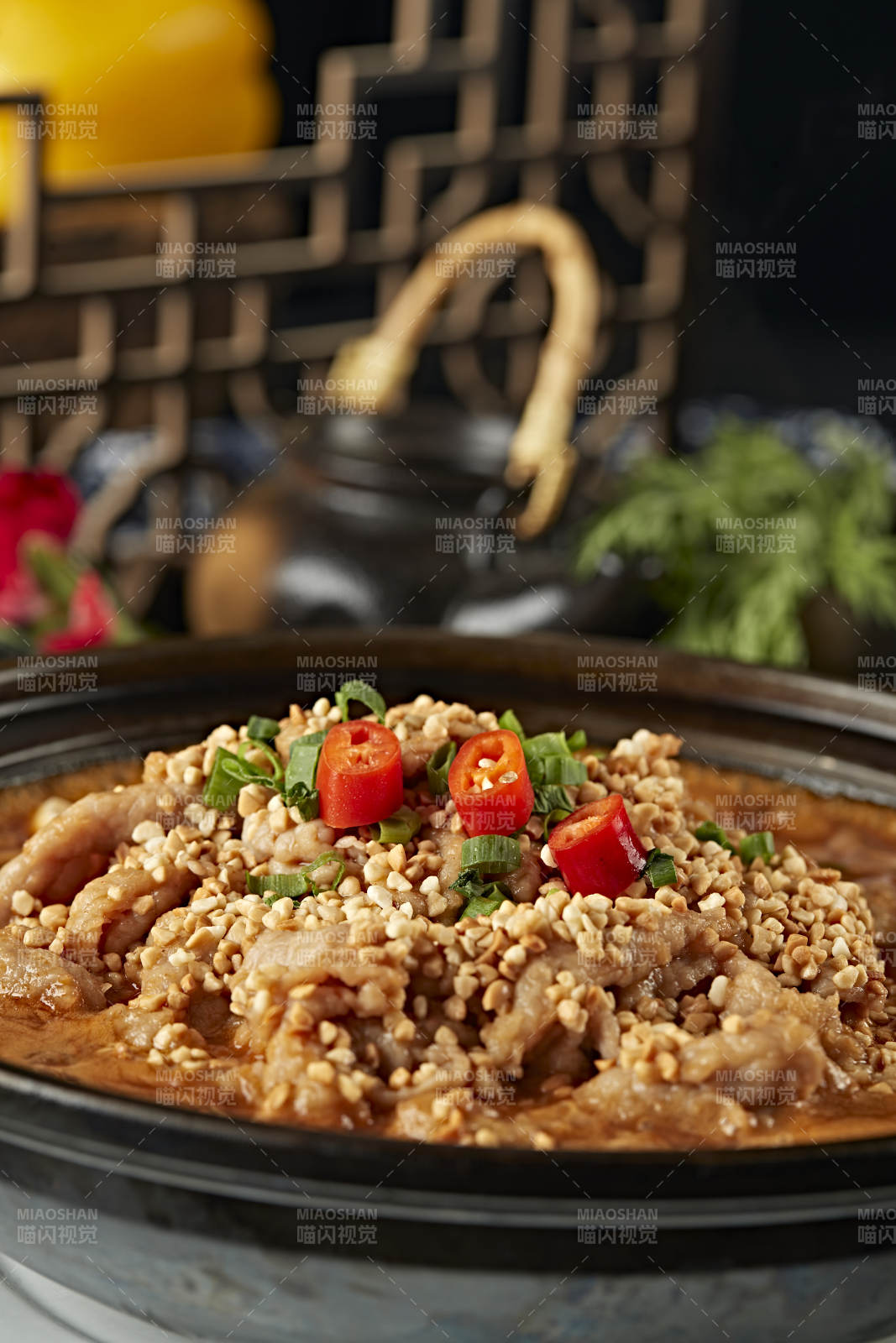 砂锅水煮麻辣牛肉片图片