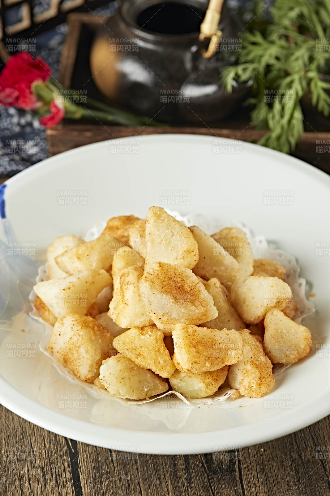 椒盐散粉油炸土豆块图片