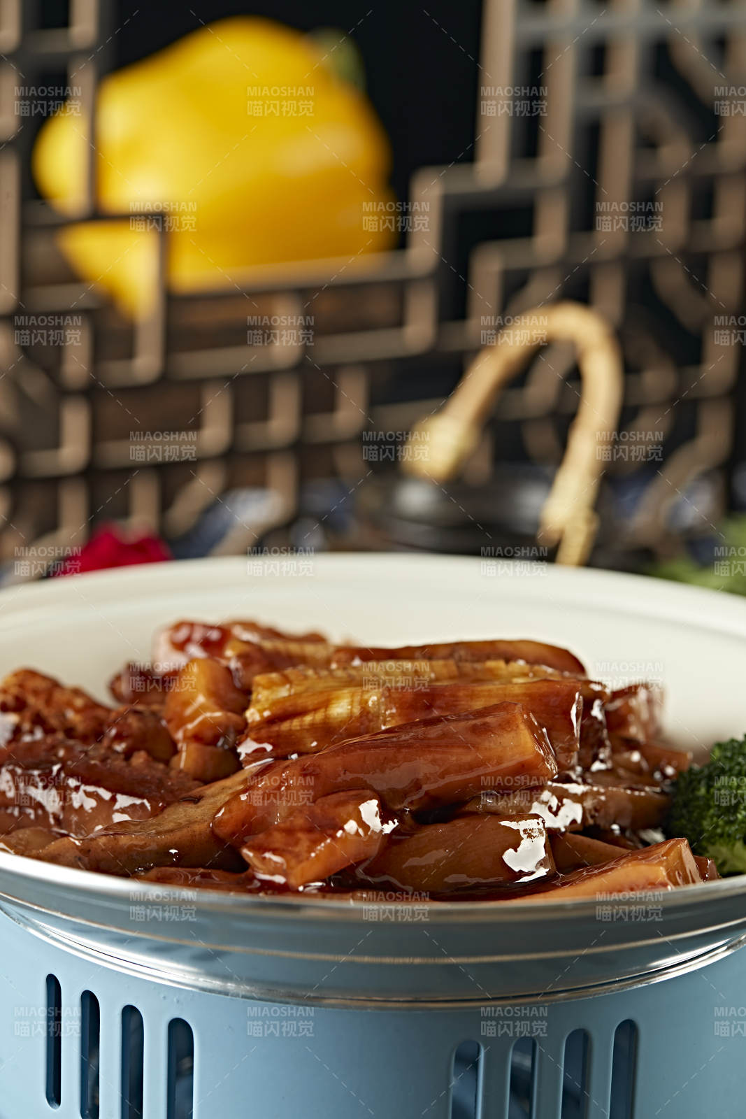 经典鲁菜葱烧海参图片