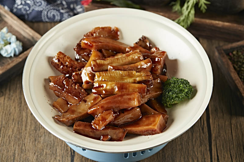 经典鲁菜葱烧海参图片