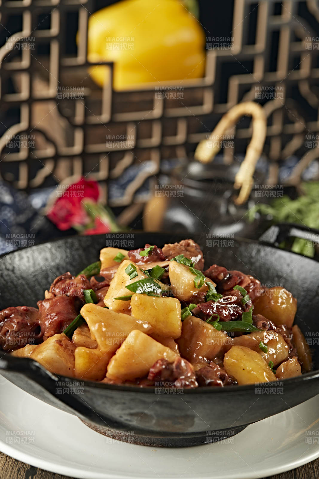 锅仔土豆烧鸡块图片