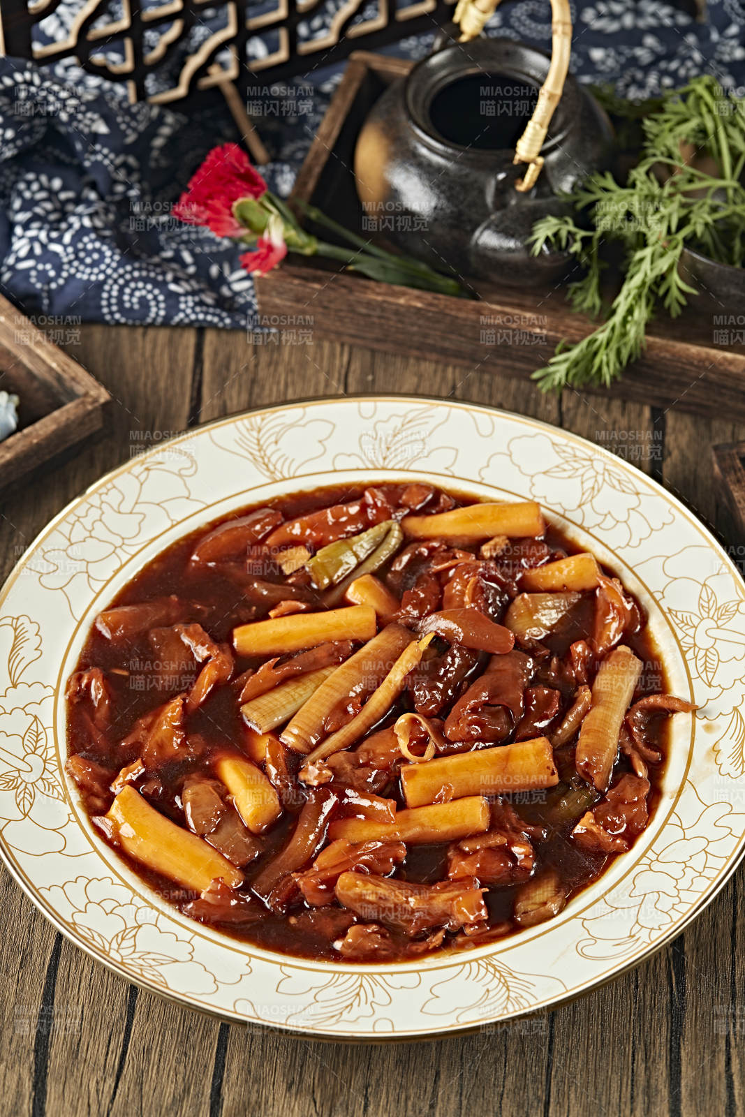 鲁菜葱烧牛蹄筋图片