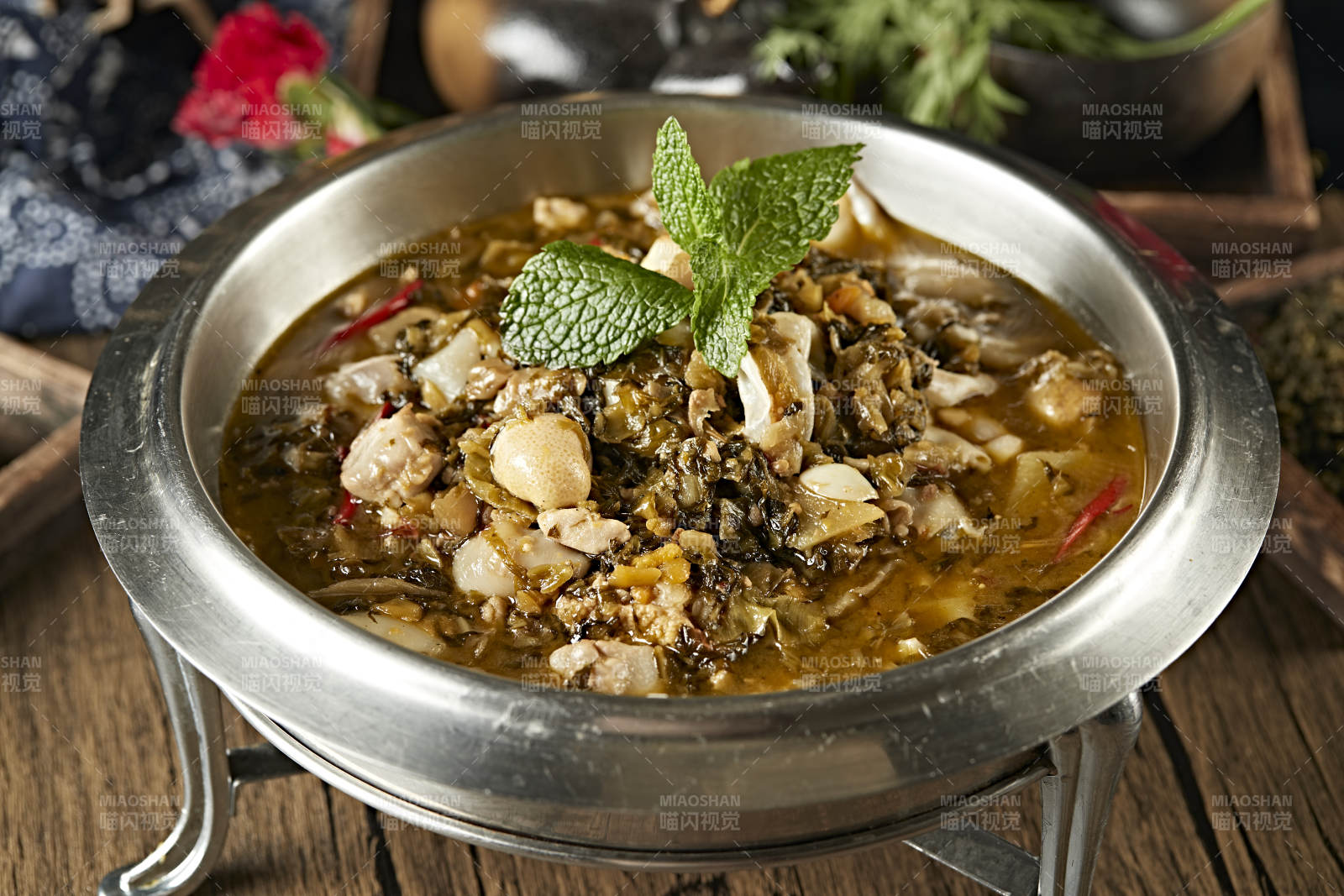 酸汤酸菜炖鱼杂图片