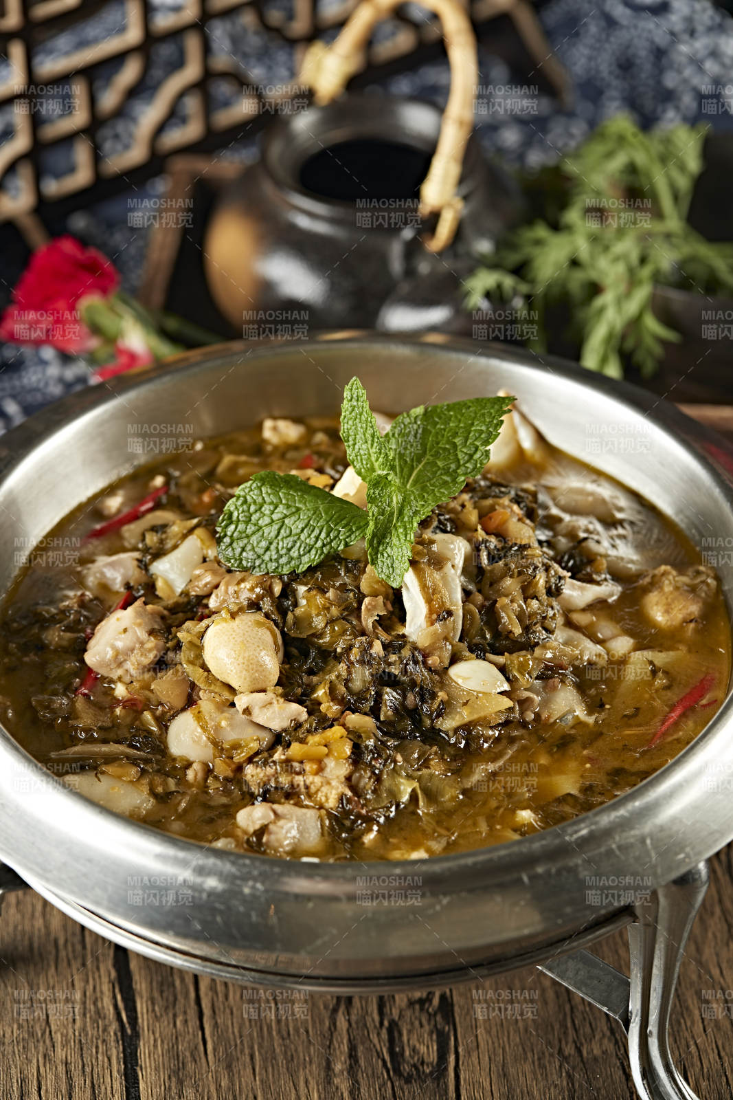 酸汤酸菜炖鱼杂图片