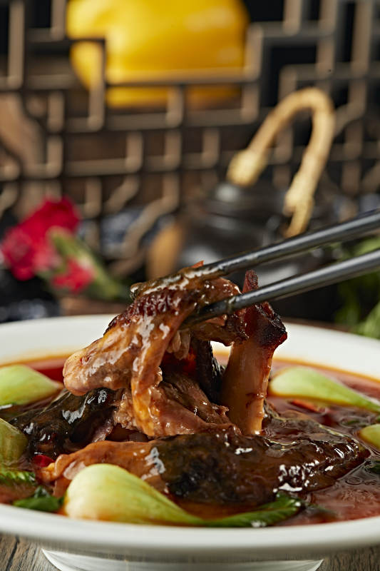 浇汁红烧大肘子图片