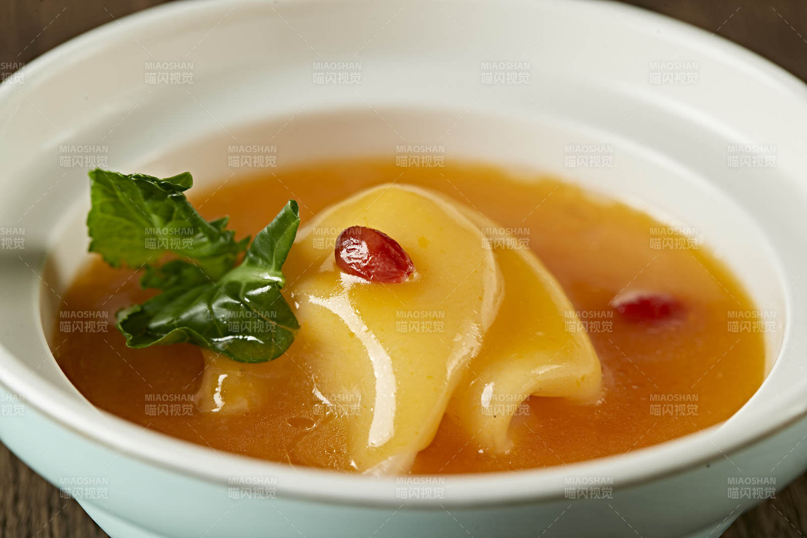 捞汁浓汤炖花胶图片