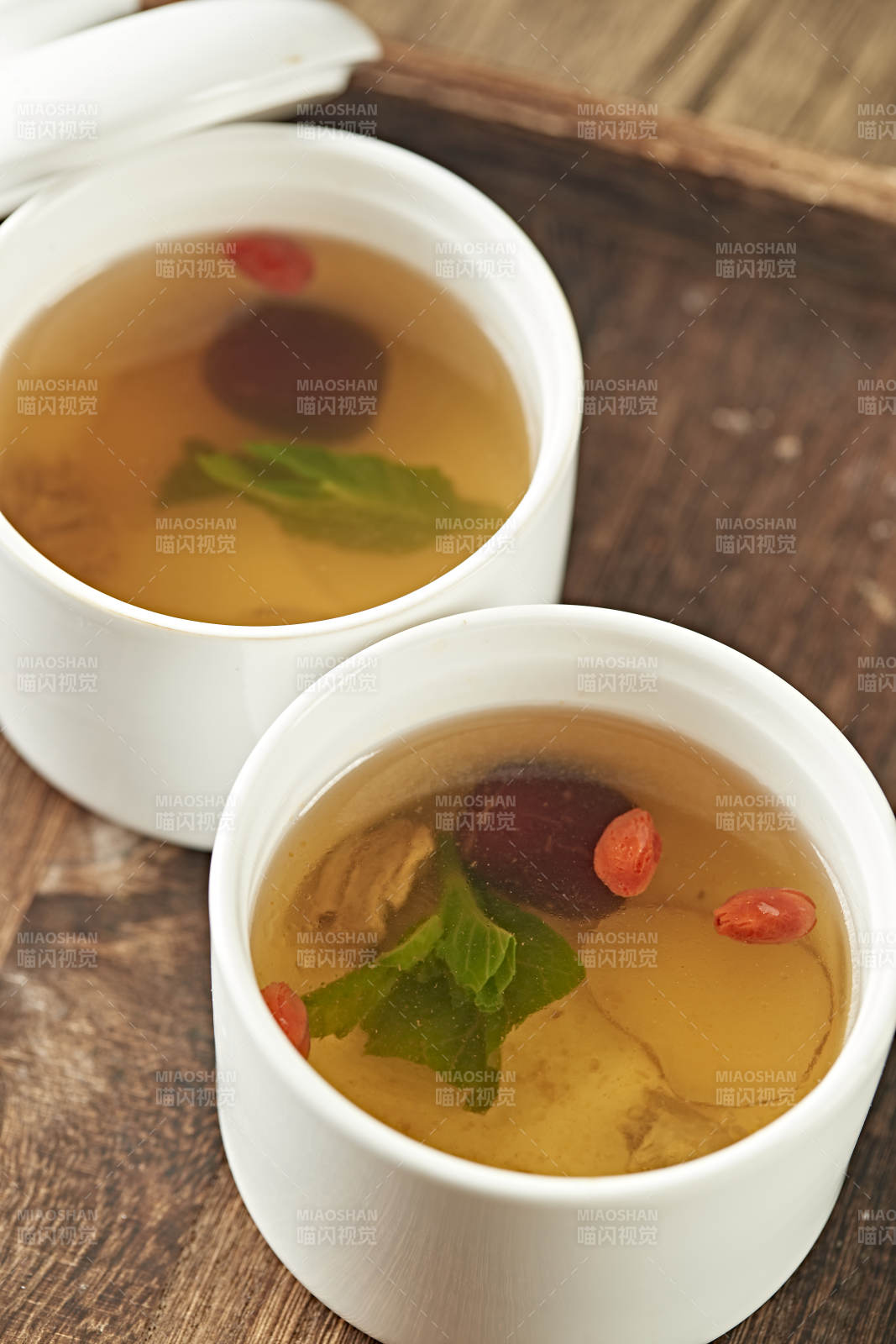 天麻乳鸽汤图片