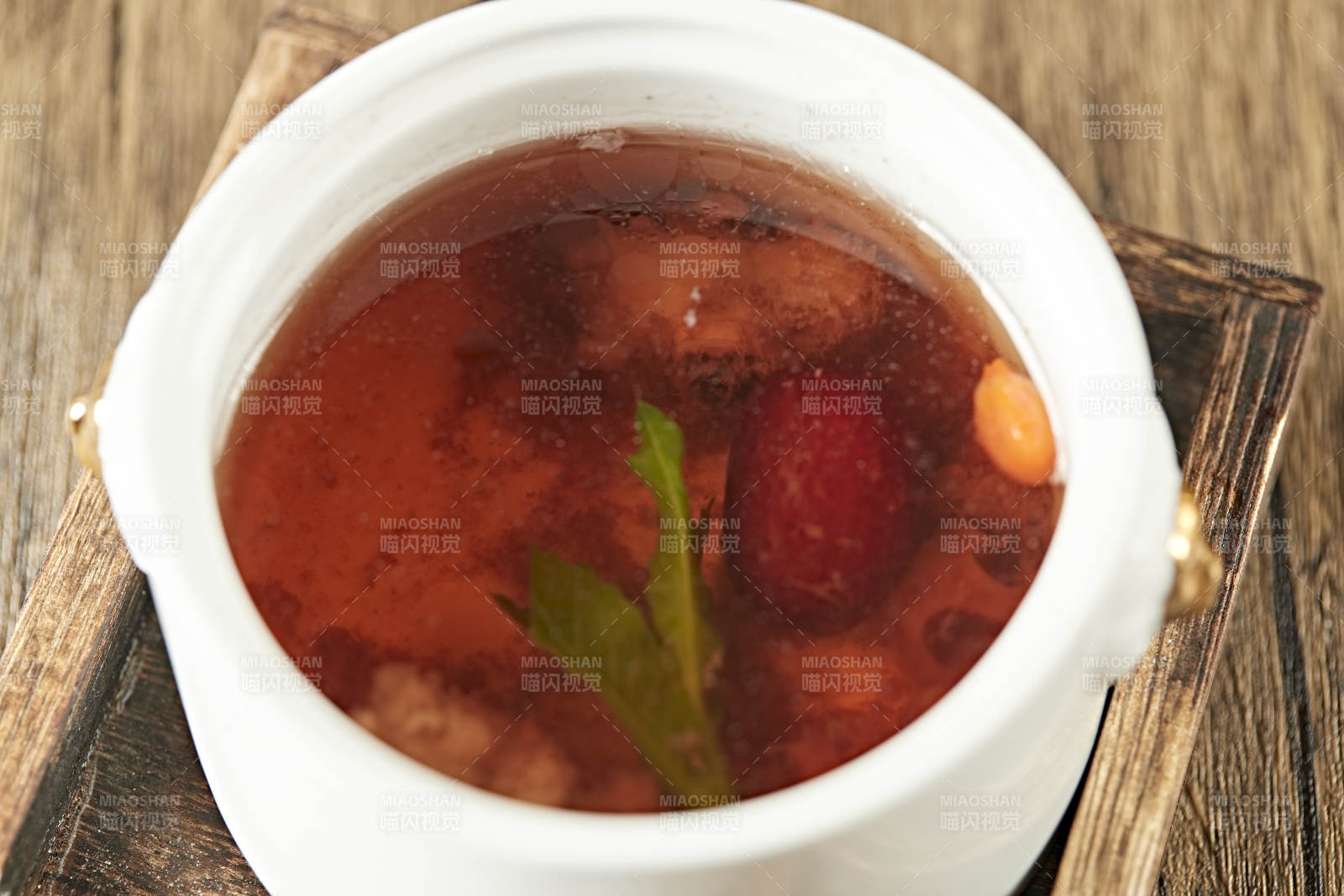 桃花泪红枣排骨汤图片