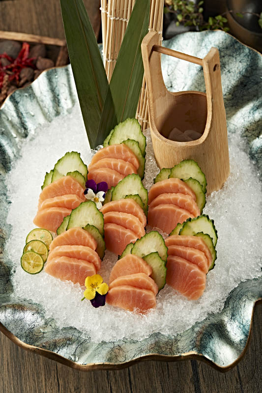 冰镇极品三文鱼刺身图片