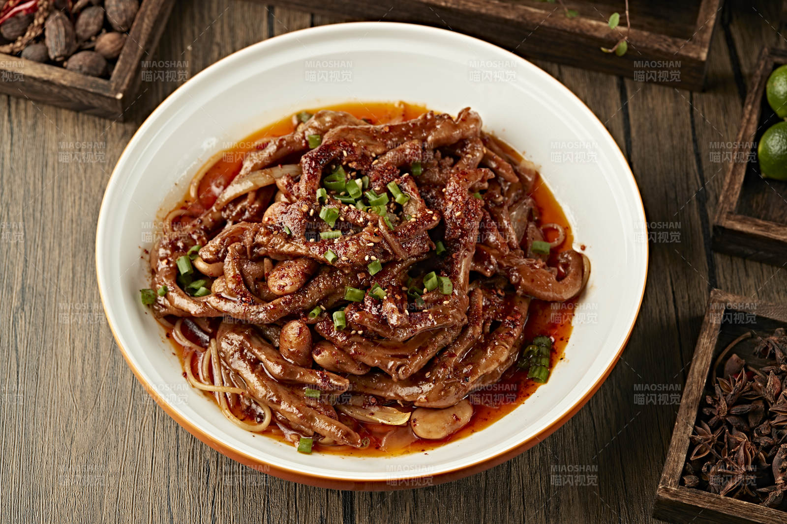 香辣芸豆炖鸭掌图片