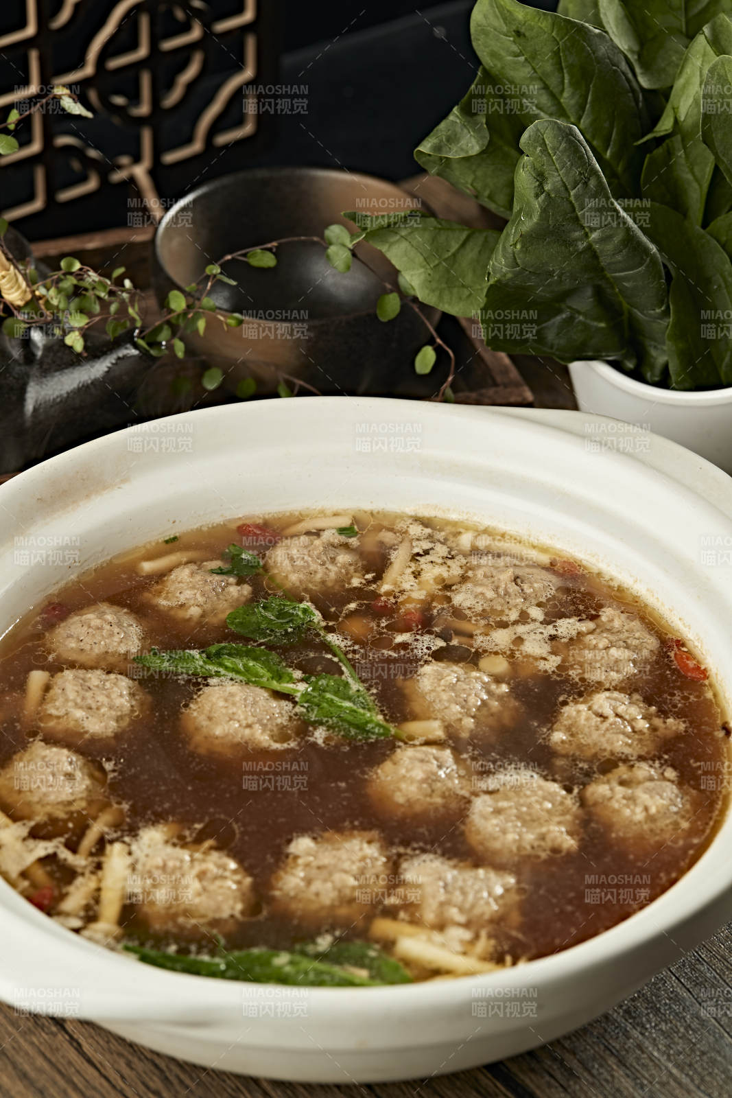 砂锅骨汤炖丸子图片
