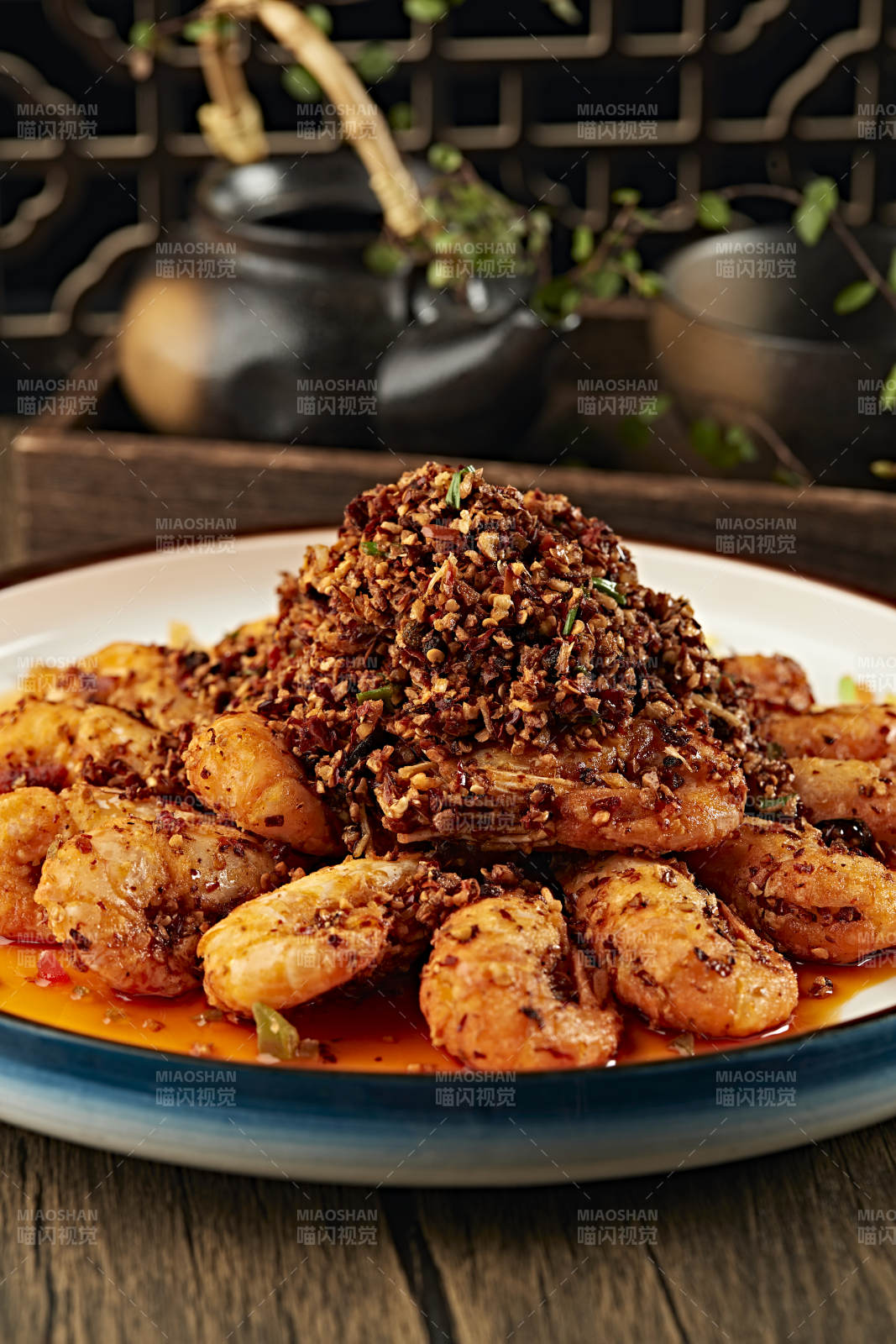 椒麻香辣红油香炸罗氏虾图片