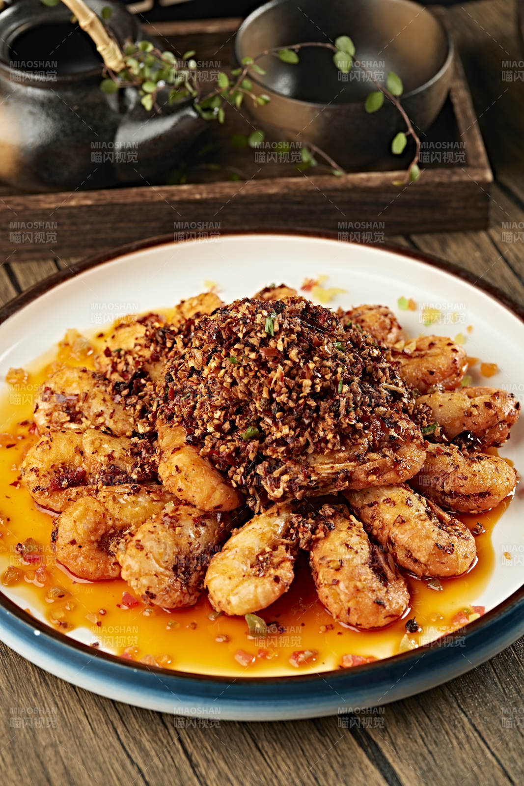 椒麻香辣红油香炸罗氏虾图片