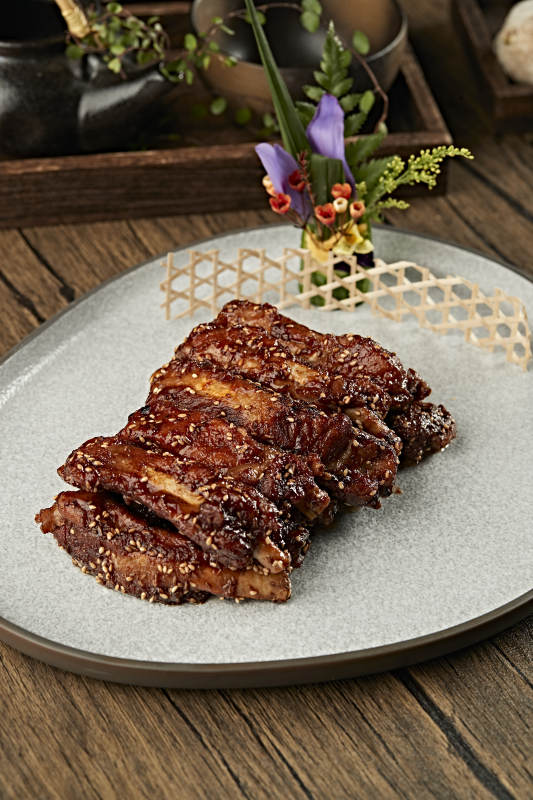 孜然味香烤猪肋排图片