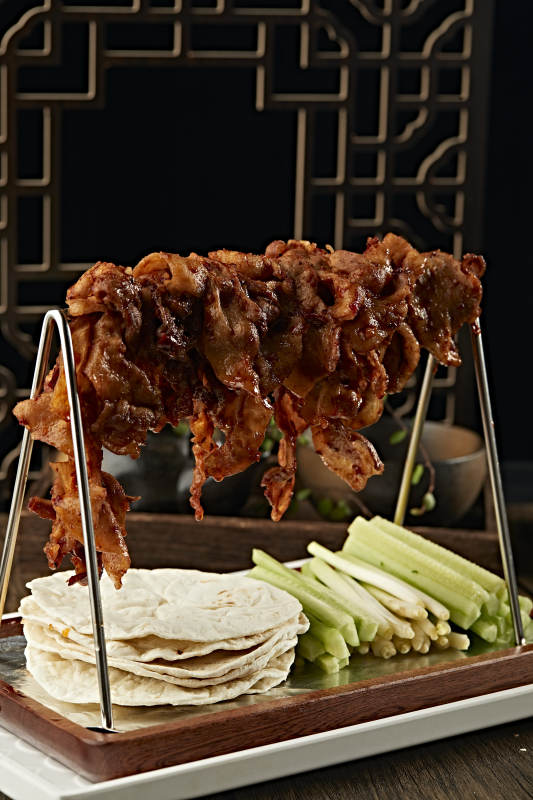 晾干烤肉配薄饼肥牛图片