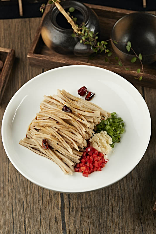 浇汁凉拌莜面图片