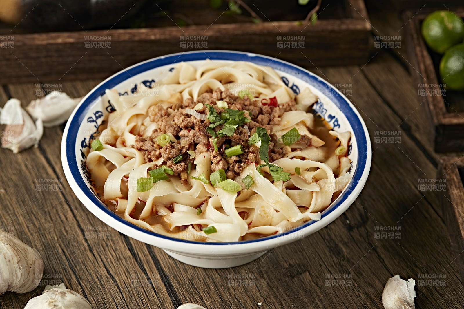 传统山西刀削面图片