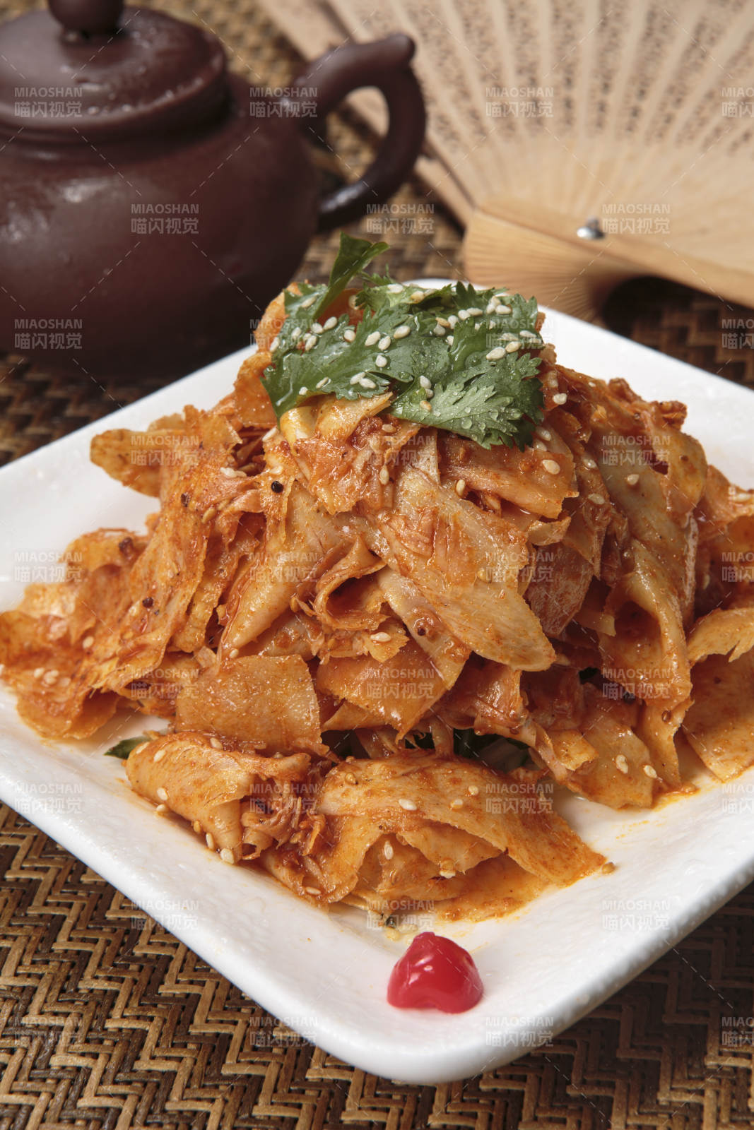 香辣牛板筋图片