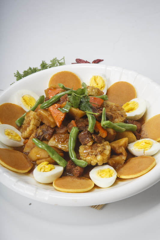 农家乱炖贴饼子图片