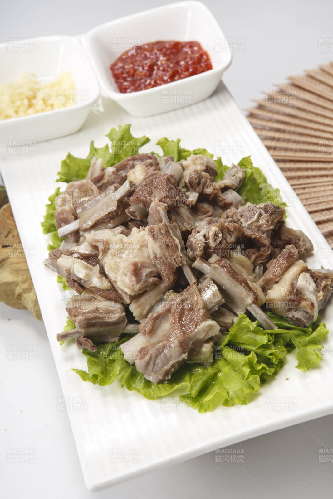 清炖蒜香羊排图片