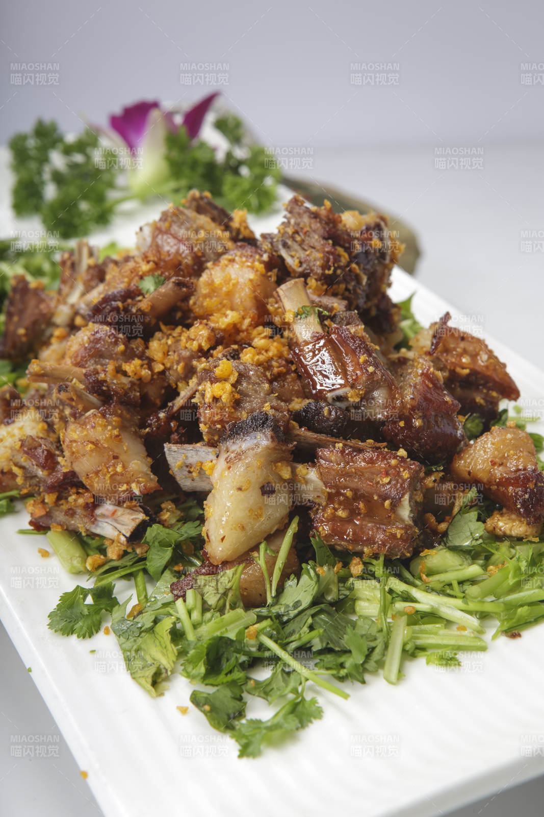 香炸蒜香羊排图片