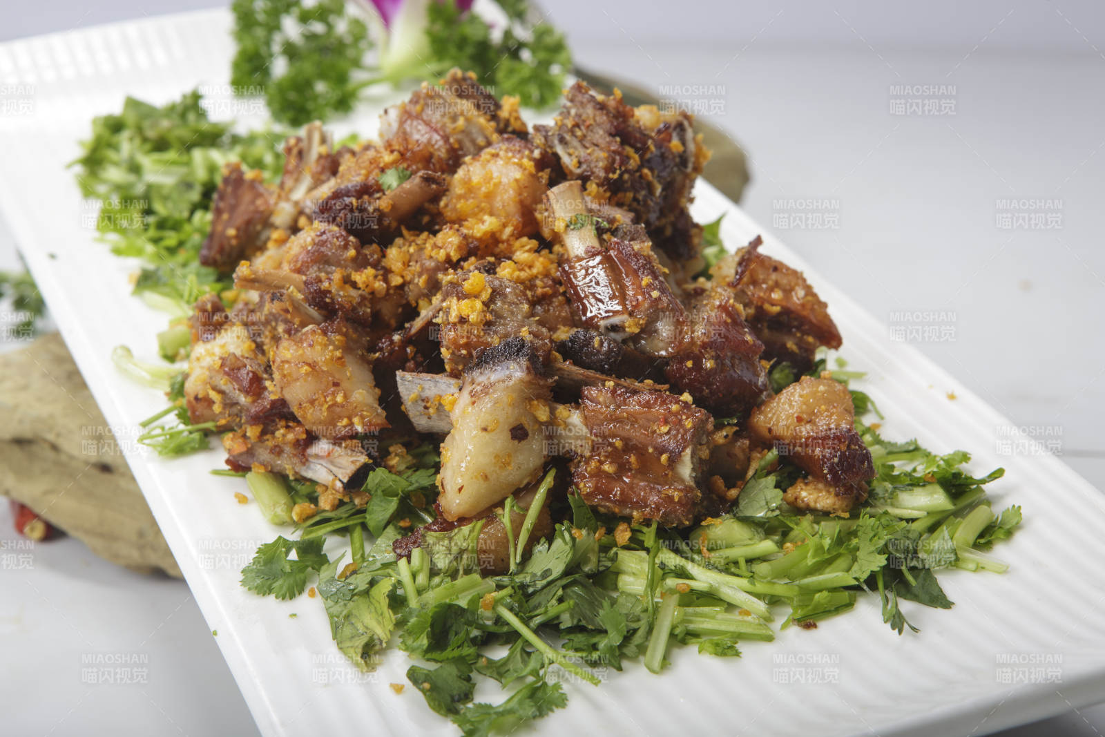 香炸蒜香羊排图片