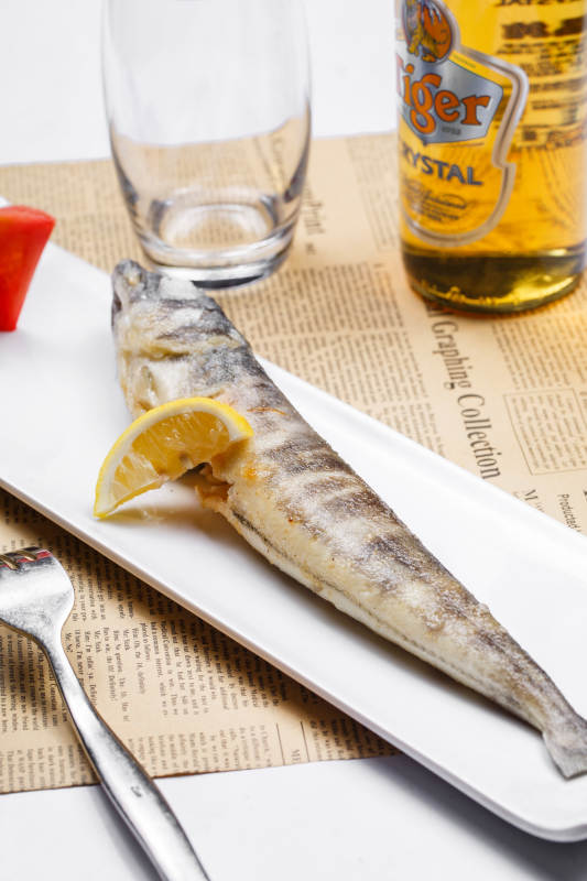 日式铁板煎青鱼图片