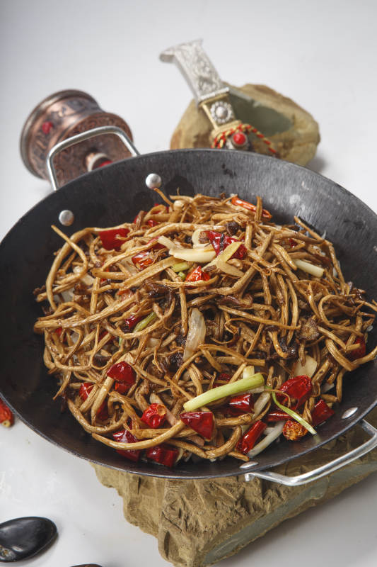 干锅猪肚茶树菇图片